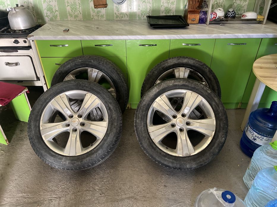 Продаетса диски и шини от каптива