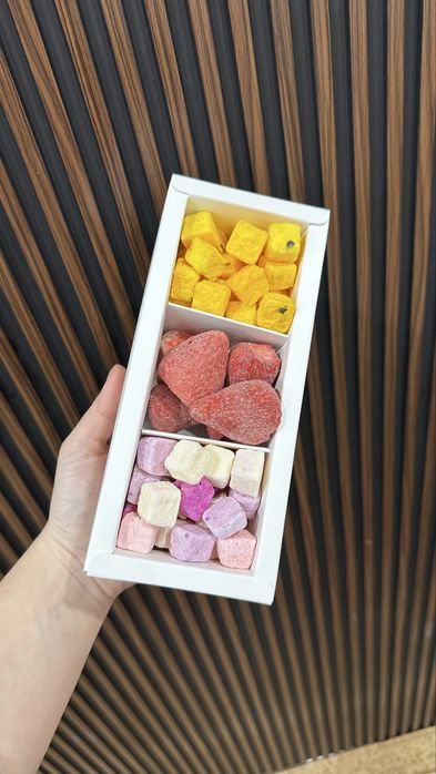 Сублимированные фрукты и мороженое