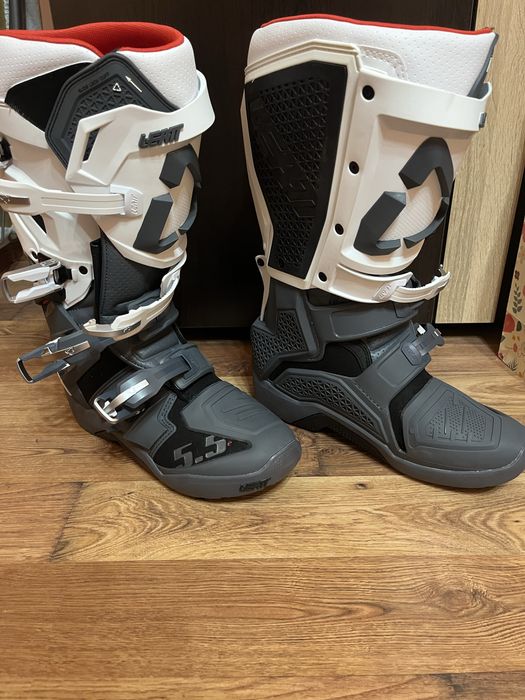 LEATT 5.5 Flex Lock НОВИ Enduro/MX