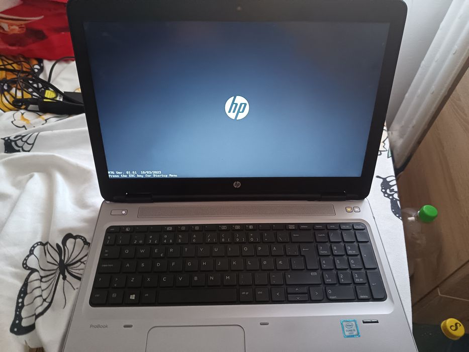 Vand laptopuri perfect functionale ddr 4 cu tastatura luminata