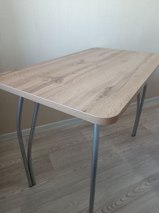 Продам кухонный стол