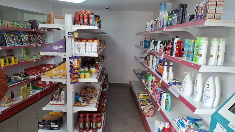 Închiriez spațiu comercial- magazin universal