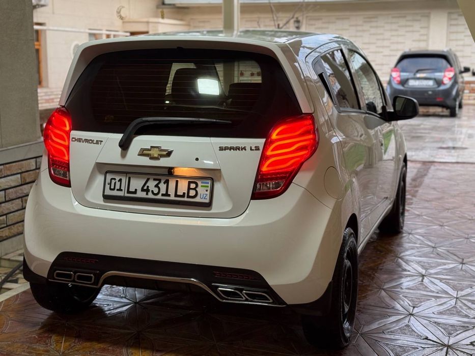 Spark Sotiladi 2015 yil Kraska Top Tozza