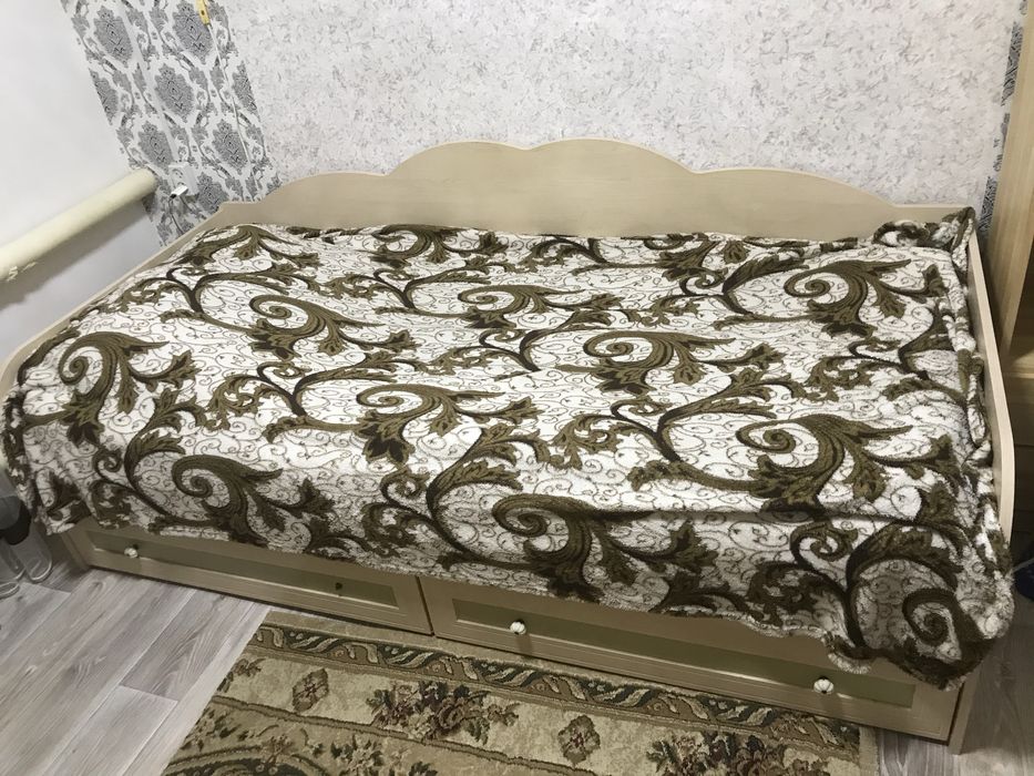 Односпальная кровать