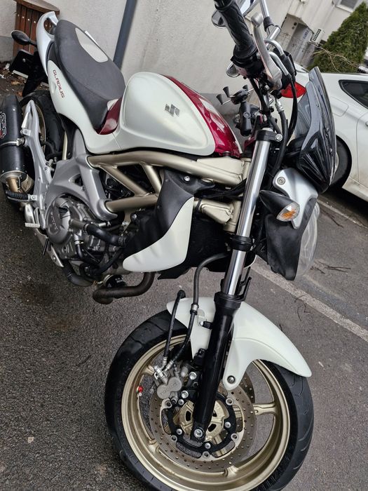 Suzuki Gladius ( Barbie)