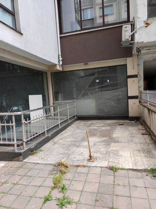 Дава се под наем Офис в Бургас, Възраждане - 192 кв.м за 105000 € - Снимка #3