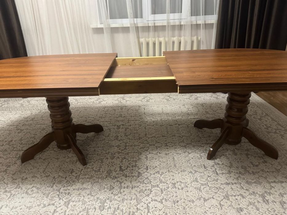 Продам деревянный стол