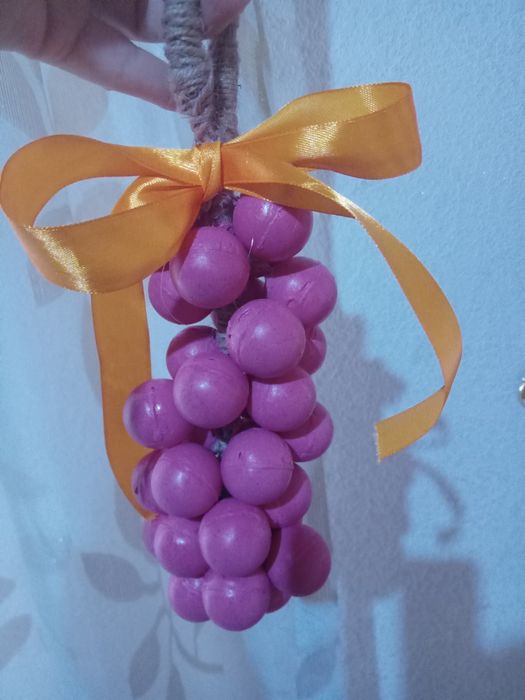 Uzumli sovunlar sotiladi. 50 000 som