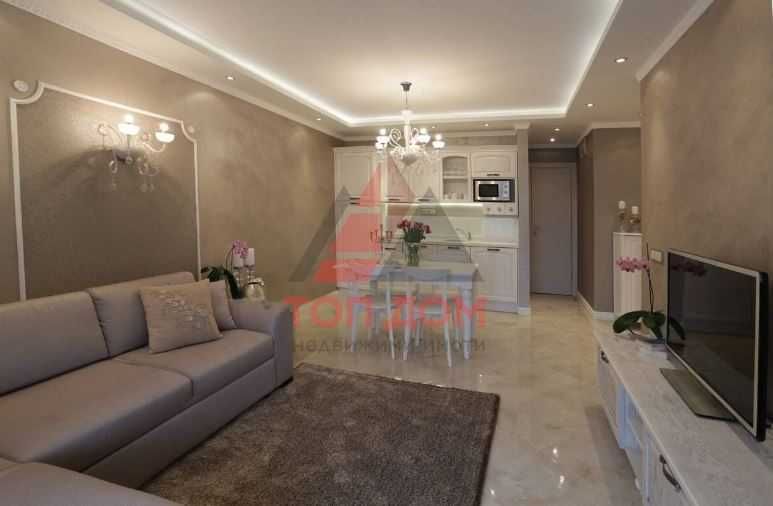 Дава се под наем Двустаен апартамент в Варна, Център - 65 кв.м за 1100 € - Снимка #2