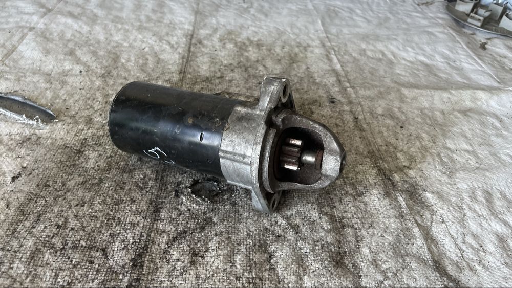 BMW E87 2.0D стартер