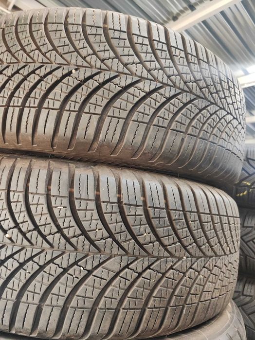 2бр. зимни гуми 205/55/17 Goodyear