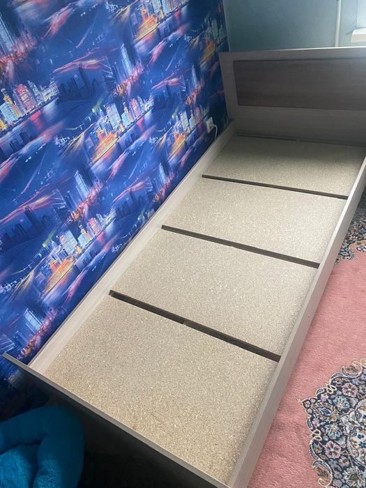 Продам две кровати.