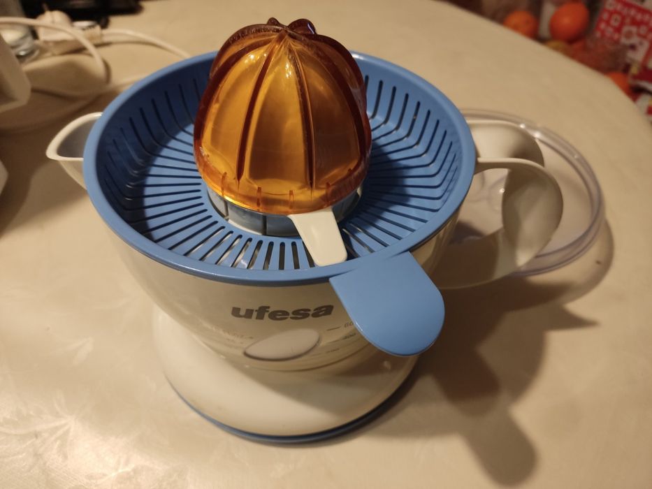 Продавам цитрус преса

Продавам цитрус преса, eлектри