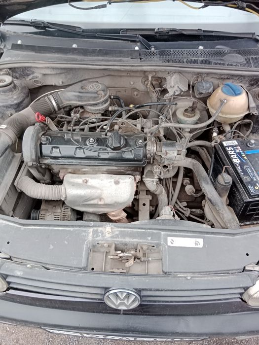 Продам Гольфа 1.6 на ходу.