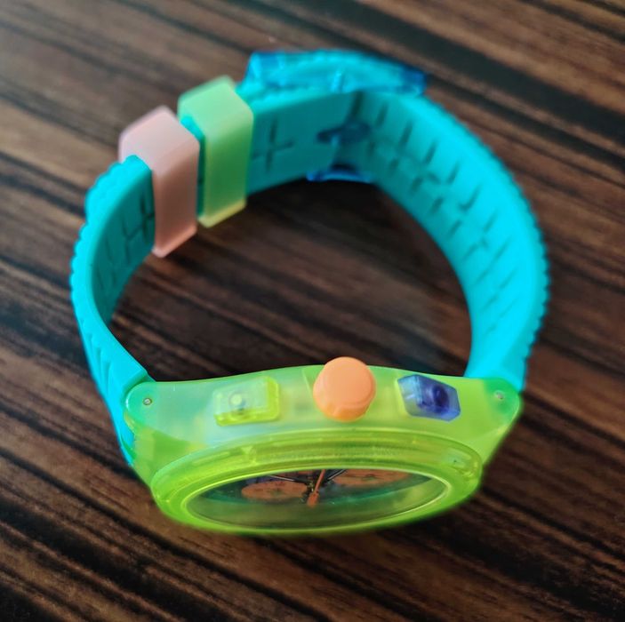 Часовник Swatch Neon Wave SUSJ404