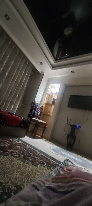 Барча уй жихозлари ва техникалари билан 1 хоналик уй сотилади