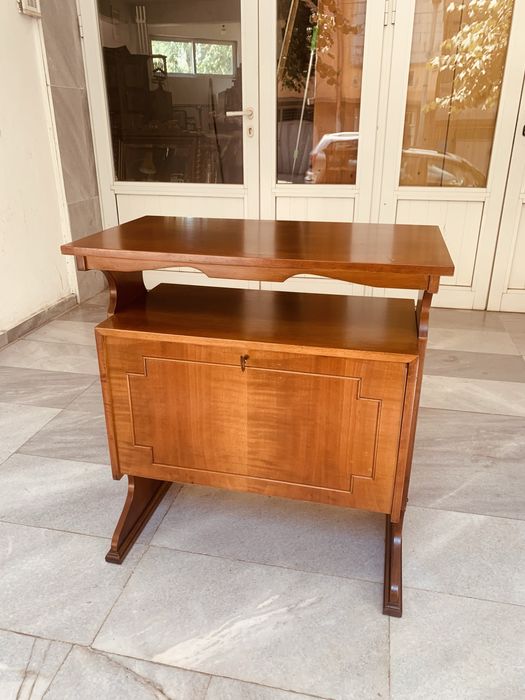 Италианско винтидж шкафче – Mid-Century Modern (1955–1965 г.)