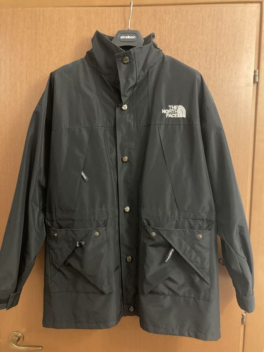 Vand geaca in stare perfecta The North Face Gore-tex marime L