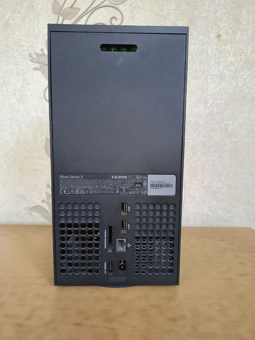 Xbox Series X 1 ТБ + 2 геймпада
