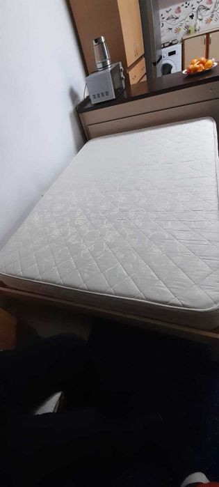 Vand pat din lemn 145x200 cm + saltea cu arcuri