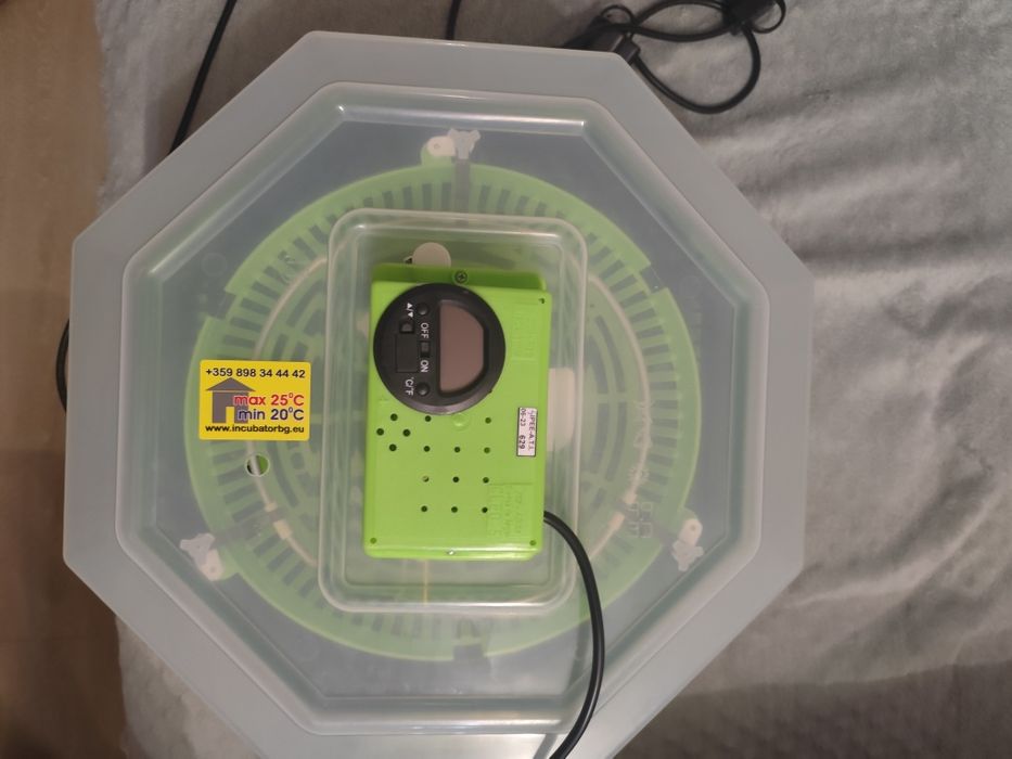 Продавам инкубатор