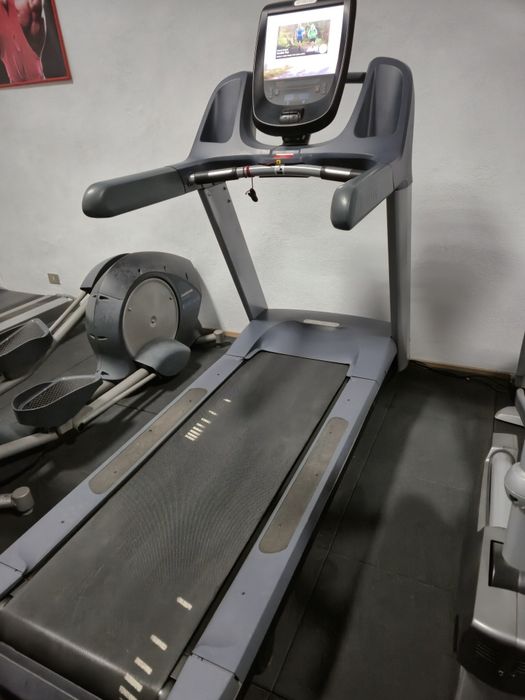 Bandă de alergare profesională Precor P82 !!!