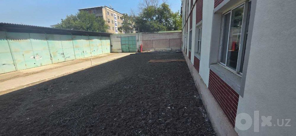Сдаётся в аренду отдельно стоящее здание в Алмазарском районе.