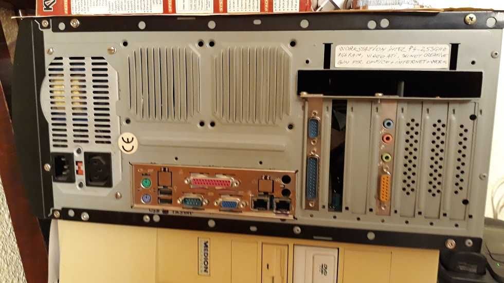 Unitati desktop PC in diverse configuratii