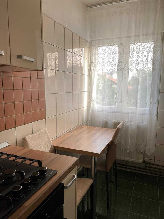 Inchiriez garsoniera in militari pe valea lunga