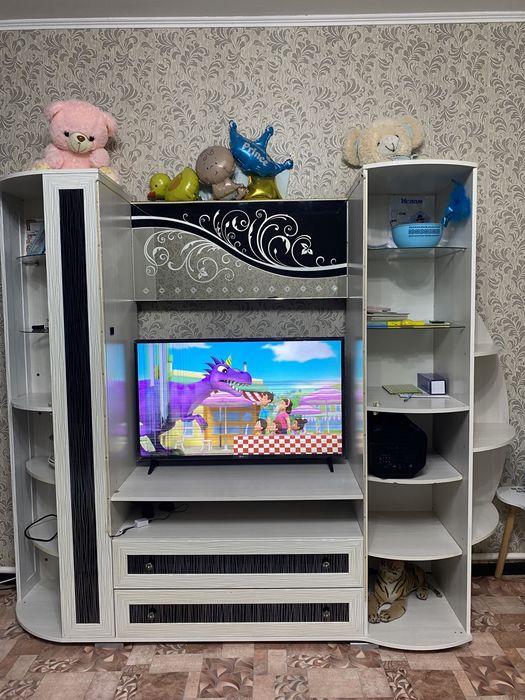 Продам горку под телевизор