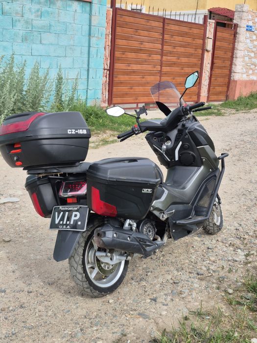Продам скутер N-max