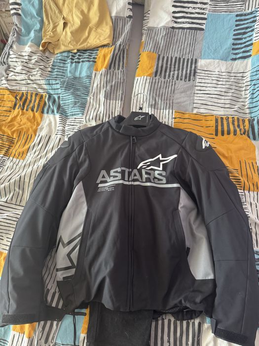 Мото яке, дънки и ръкавици Alpinestars