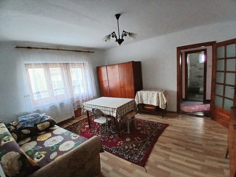Inchiriez apartament
