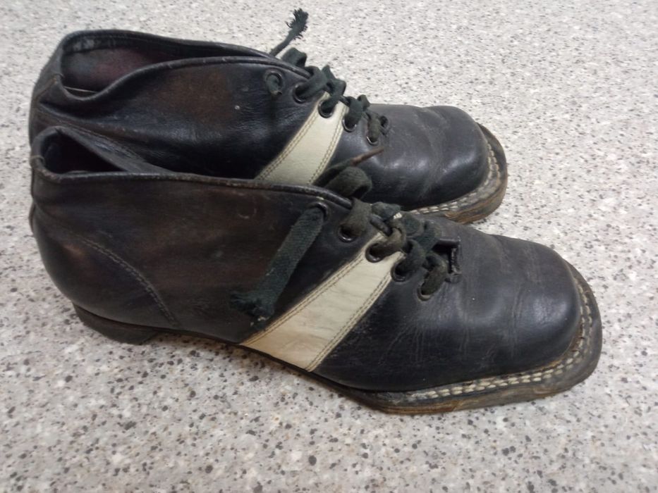 Кожаные ботинки для лыж СССР