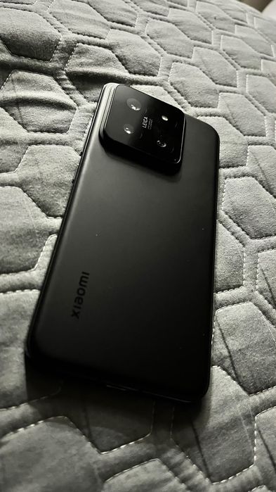 Xiaomi 14 12/256 cn идеал не путать с redmi и poco