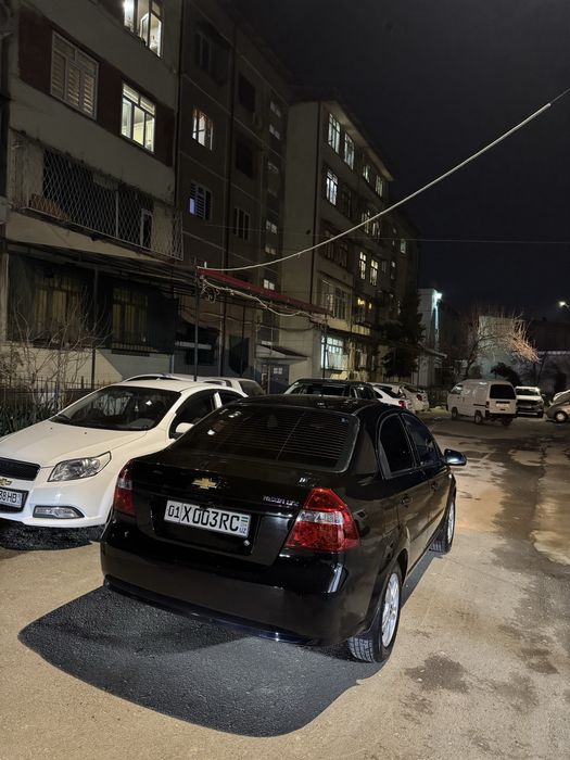 Nexia 3 qora sotiladi