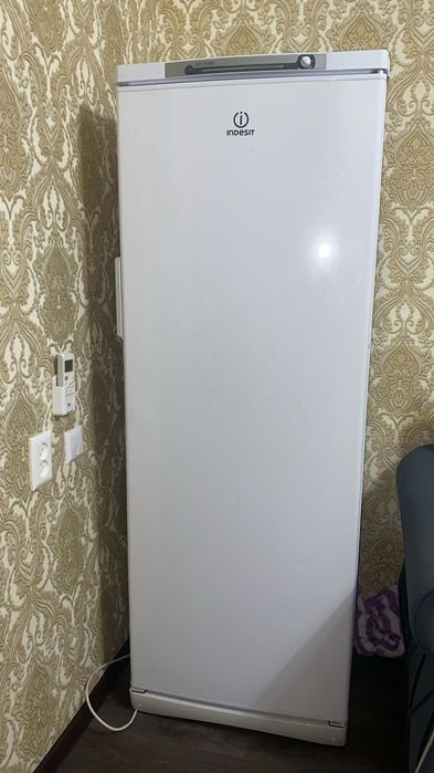 Продам морозильник