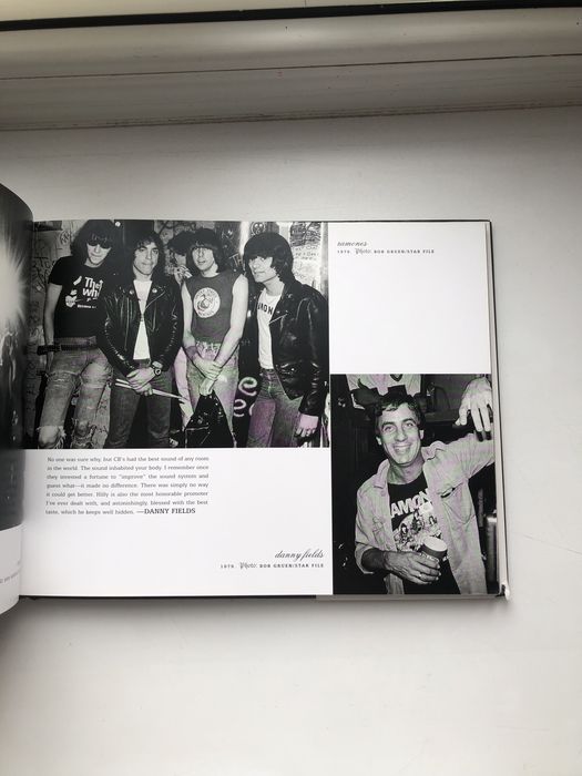 Книга о культовом клубе CBGB