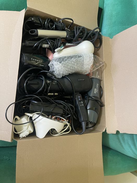 Vând pachet electronice îngrijire personală