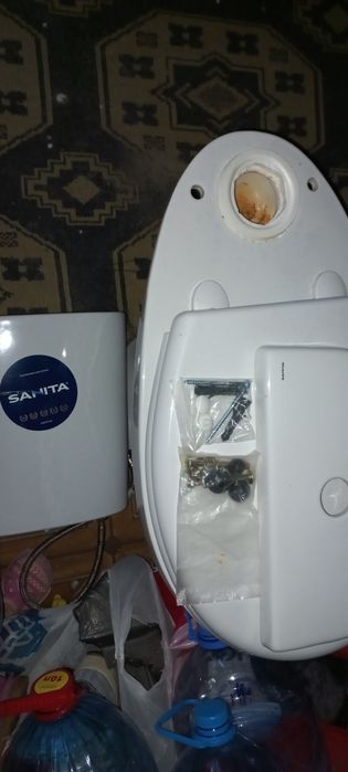 Унитаз рабочий цвет белый