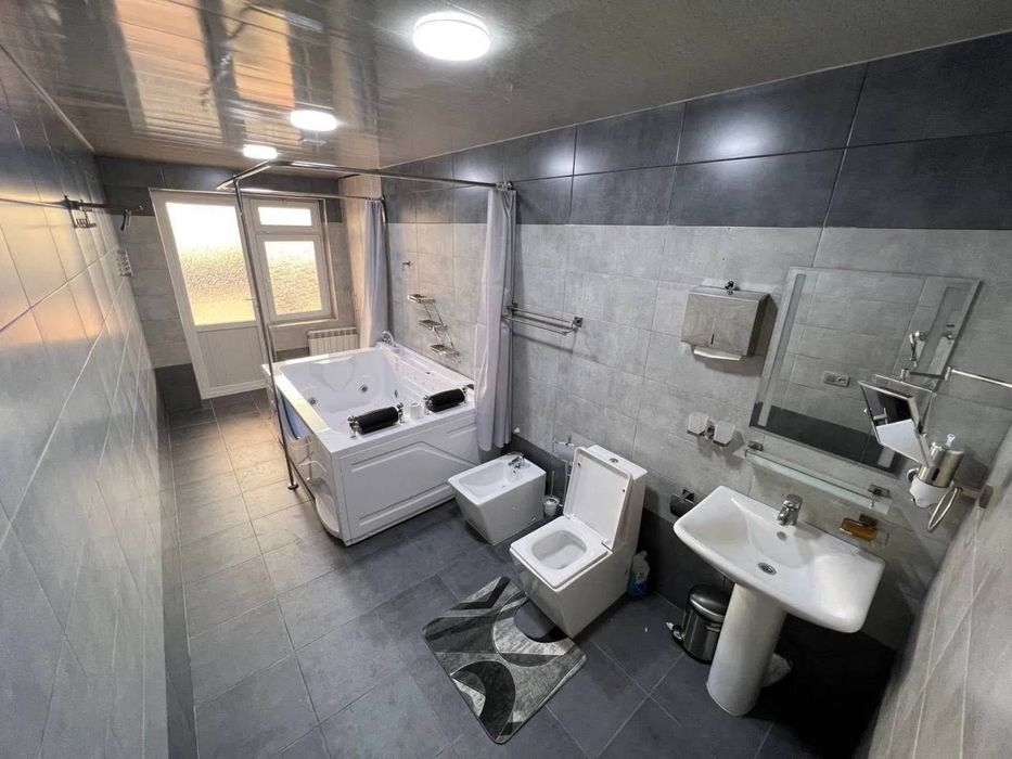 Сдается дом на 3,6 соток в Яккасарайском районе, ( н673 )