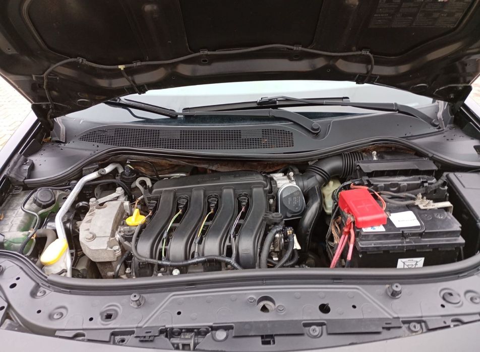 Dezmembrez Renault Megane 2 1.6 16v