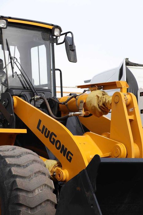 Тош карьерларда ишлатиш учун  3,3 м3 юклагич toshkentda! CLG856H