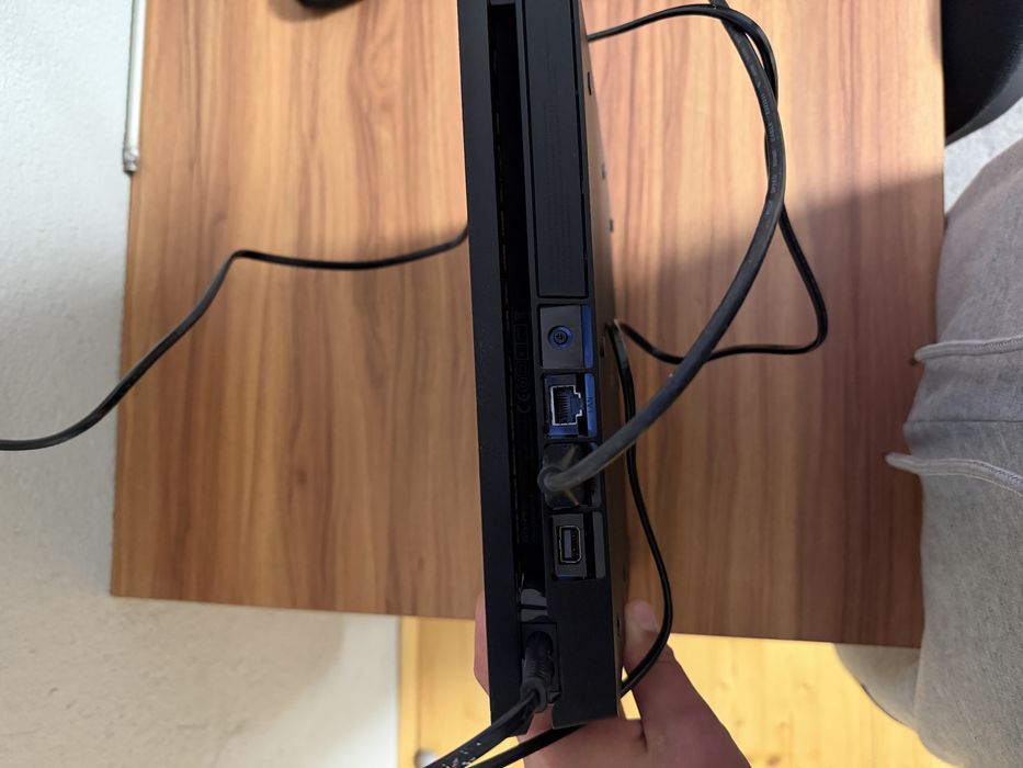 Конзола Sony Playstation  4