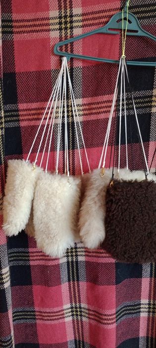 Калъф за телефон/чантичка/ от естествена агнешка кожа