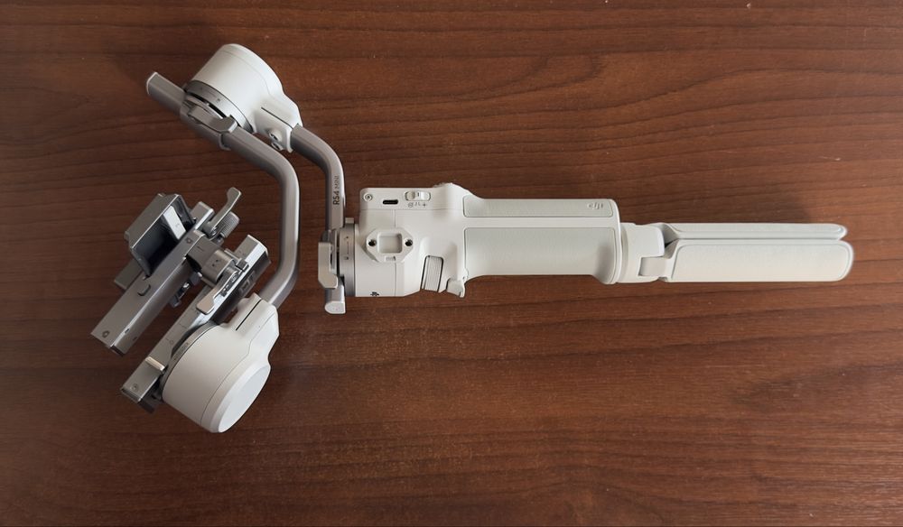 Продам стабилизатор DJI RS 4 MINI COMBO