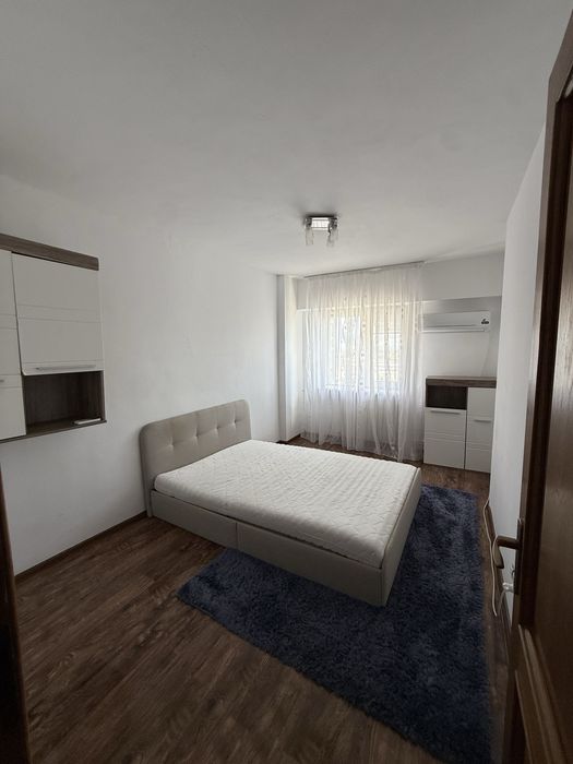 Inchiriez apartament 5 camere