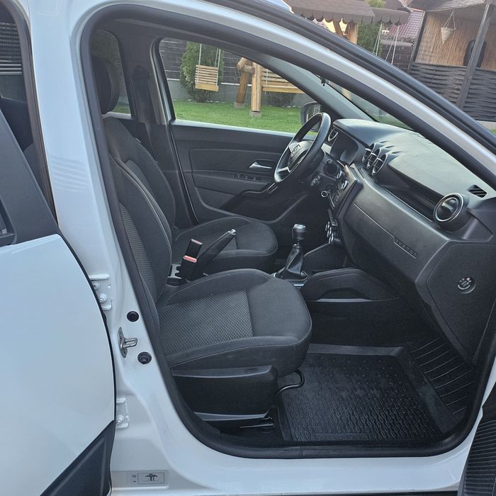 Vând Duster 4x4 benzină 150 de cai