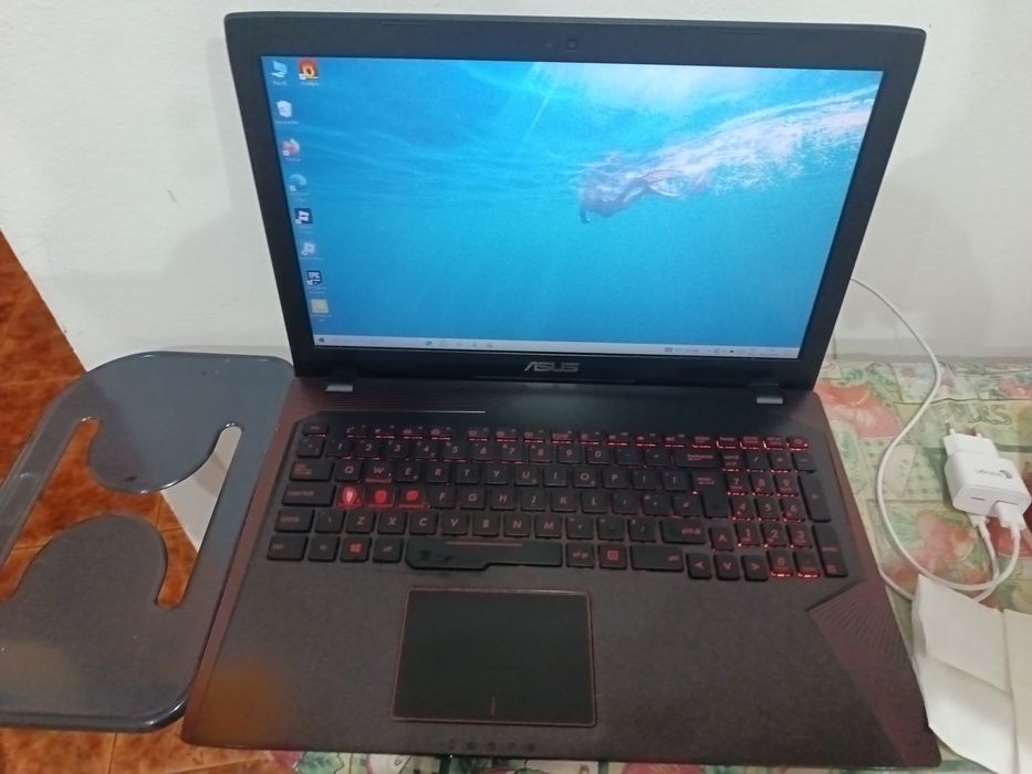 Asus rog i7 gen 7 placa video 1050 de 4 giga 16 giga ram