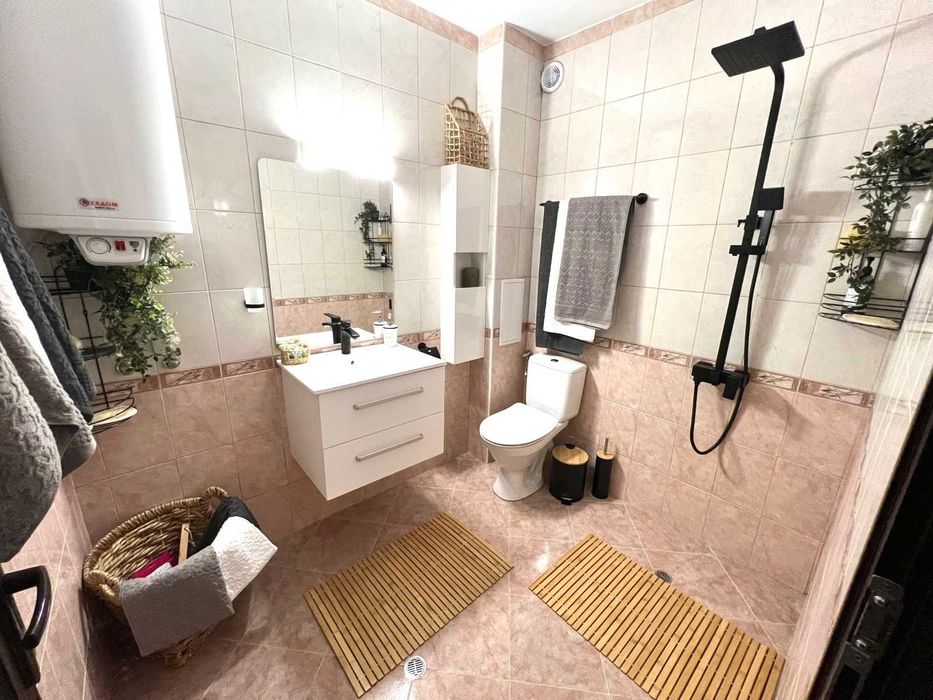 Продава се Тристаен апартамент в Пловдив, Кючук Париж - 95 кв.м за 2053 €/кв.м - Снимка #3